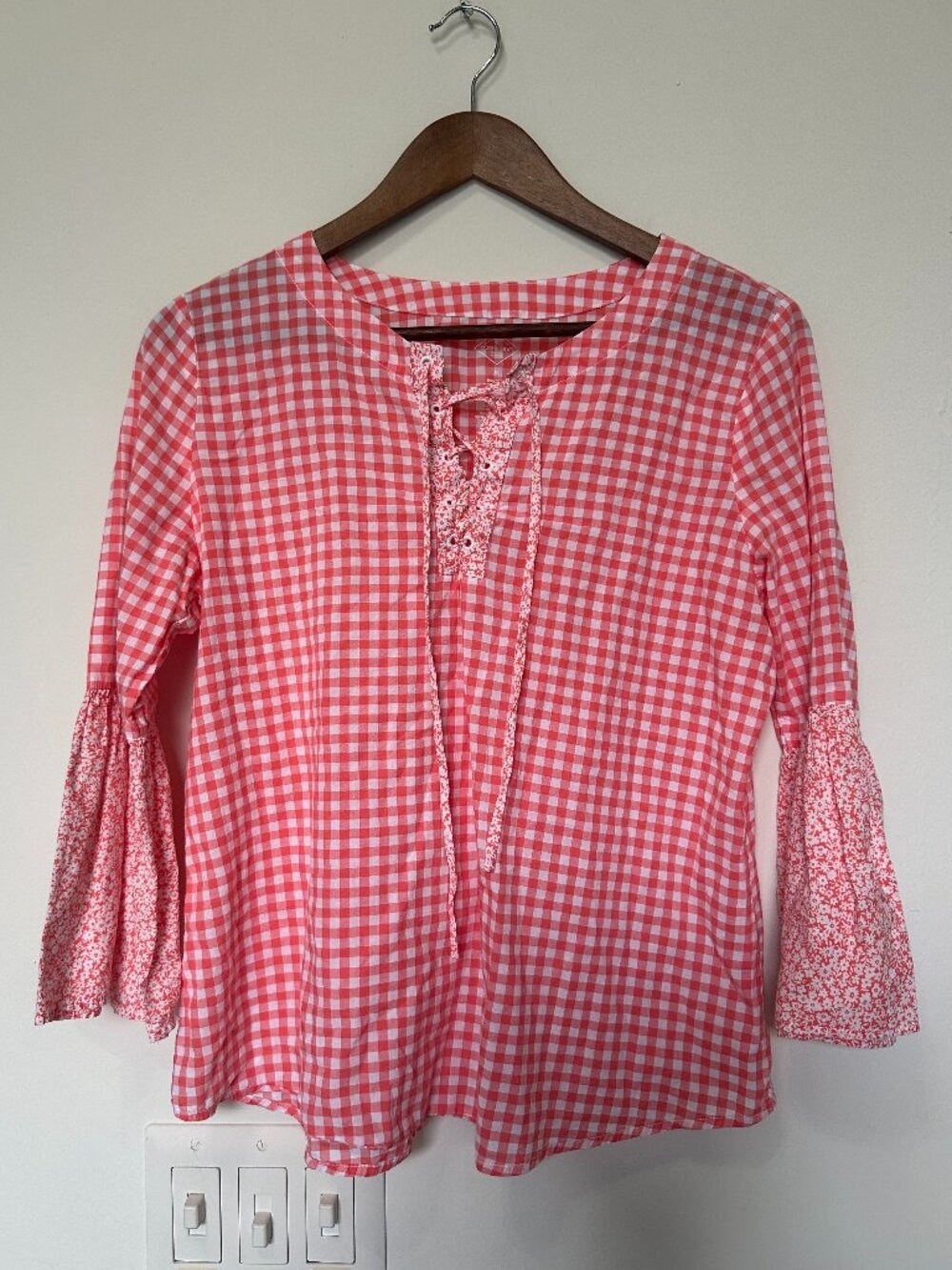 ✨ St. John's Bay Coral Gingham Floral Flare Sleeve Boho Top Small ✨